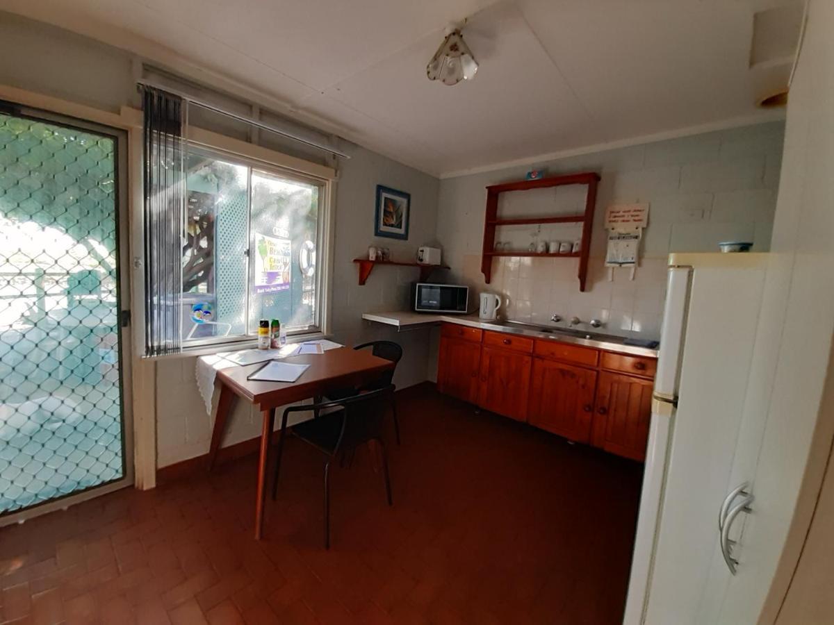 Pelican Point Waterfront Resort Formerly Carnarvon Beach Retreat Bagian luar foto