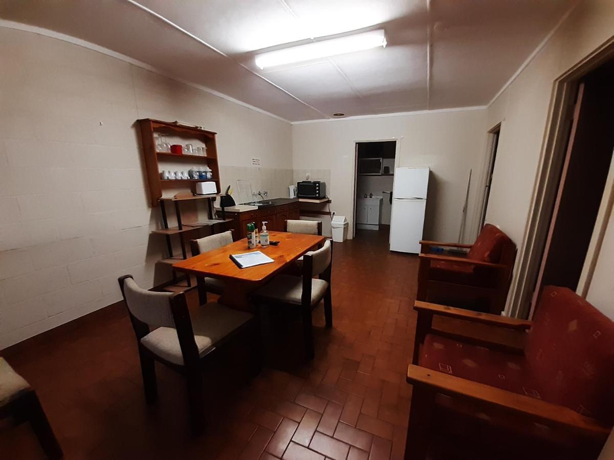 Pelican Point Waterfront Resort Formerly Carnarvon Beach Retreat Bagian luar foto