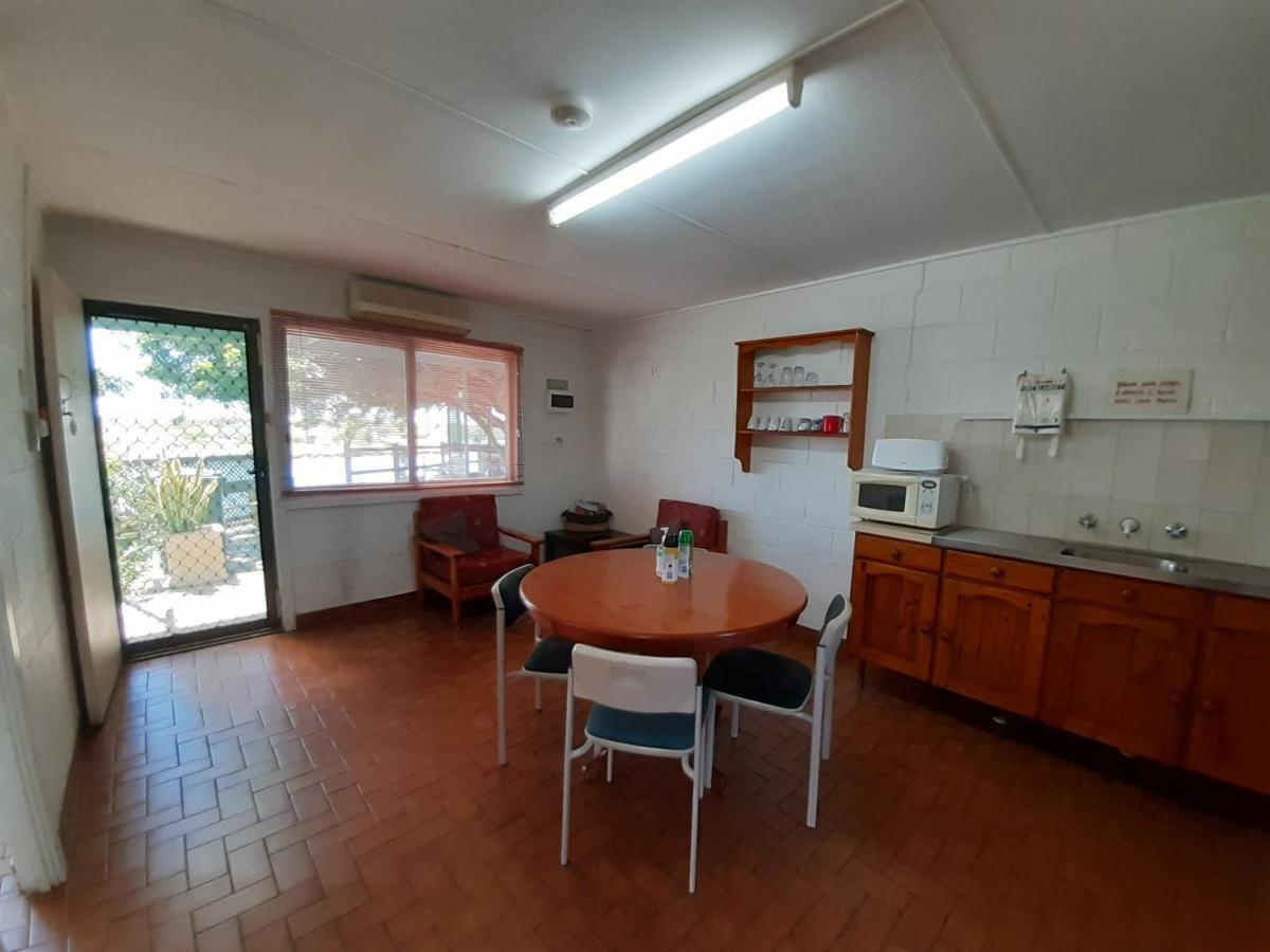 Pelican Point Waterfront Resort Formerly Carnarvon Beach Retreat Bagian luar foto