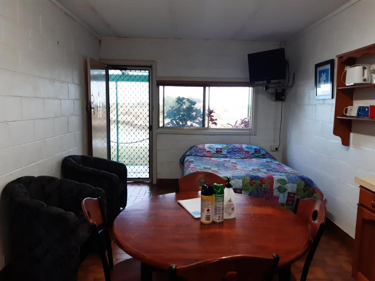 Pelican Point Waterfront Resort Formerly Carnarvon Beach Retreat Bagian luar foto