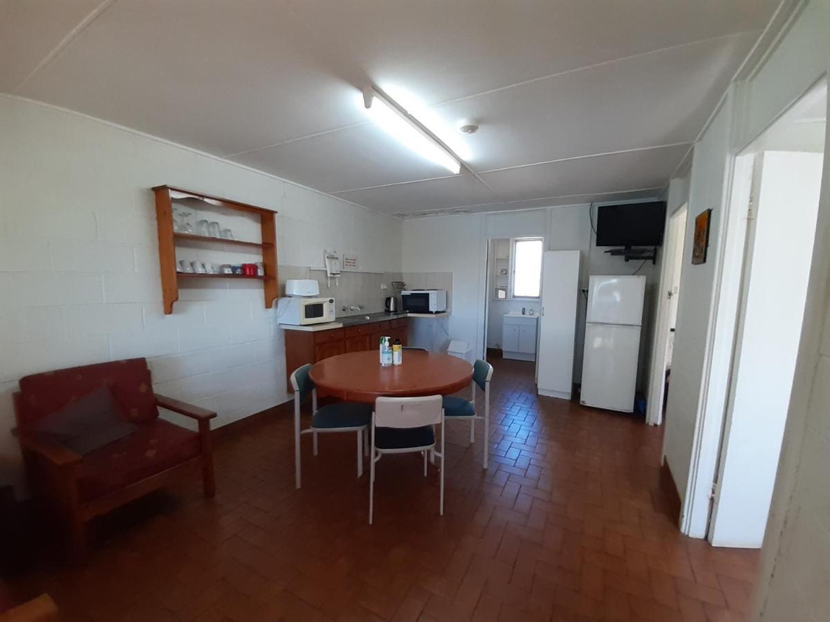 Pelican Point Waterfront Resort Formerly Carnarvon Beach Retreat Bagian luar foto