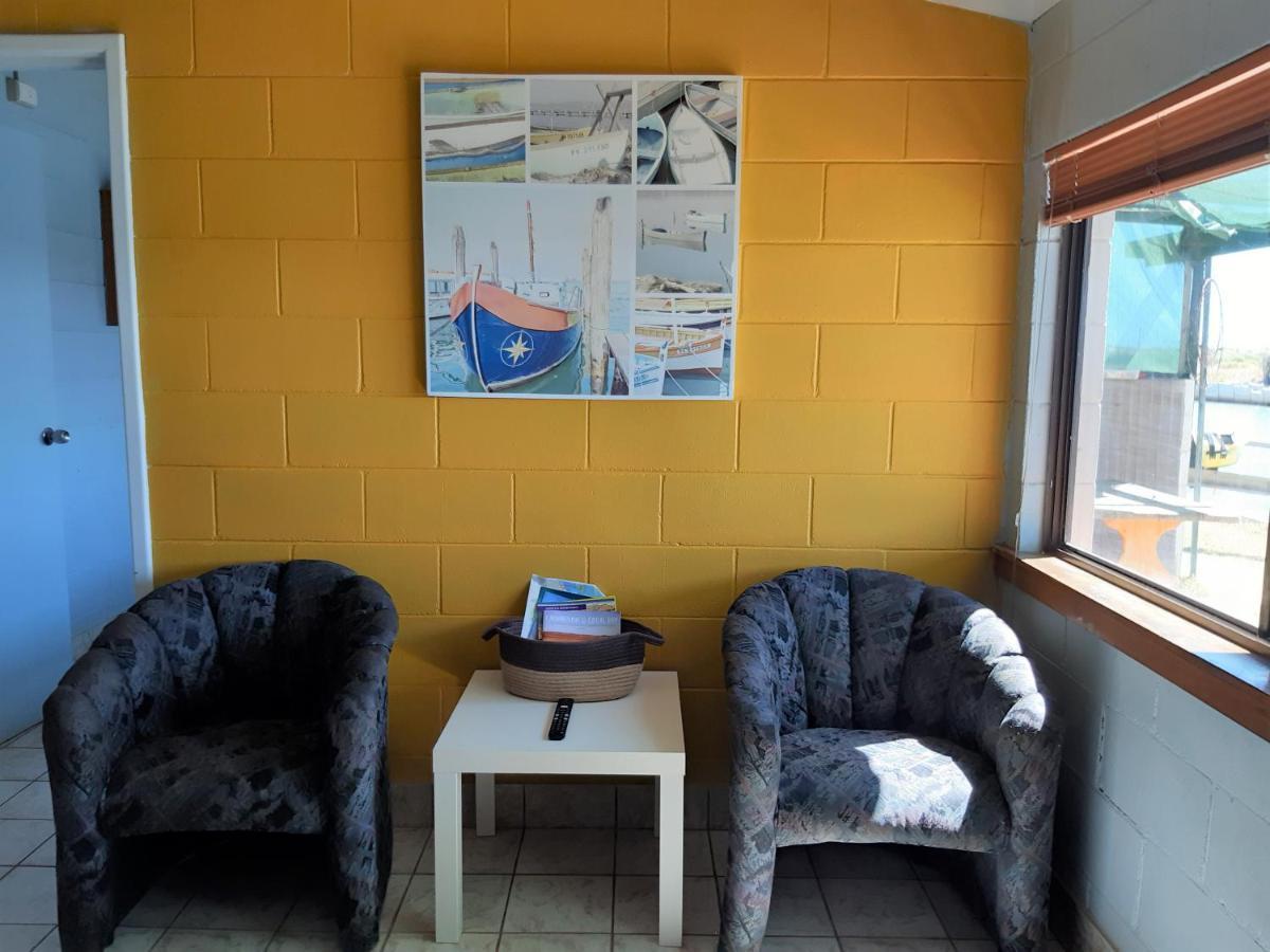 Pelican Point Waterfront Resort Formerly Carnarvon Beach Retreat Bagian luar foto