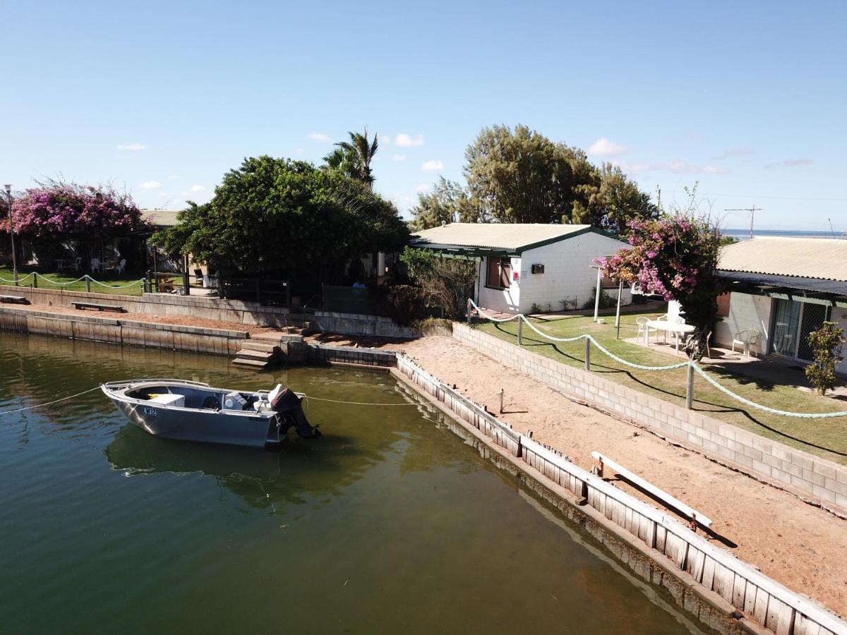 Pelican Point Waterfront Resort Formerly Carnarvon Beach Retreat Bagian luar foto